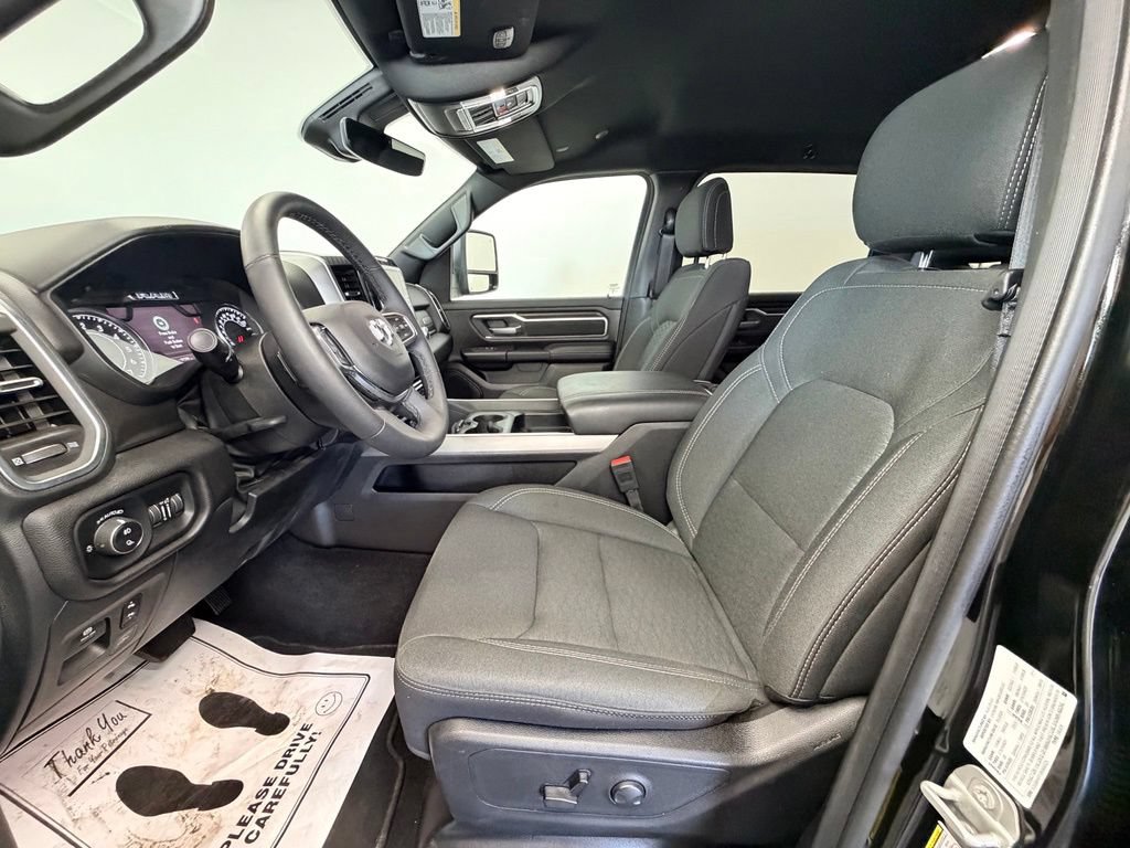Used 2025 RAM 1500 Big Horn AWD/4WD image 3