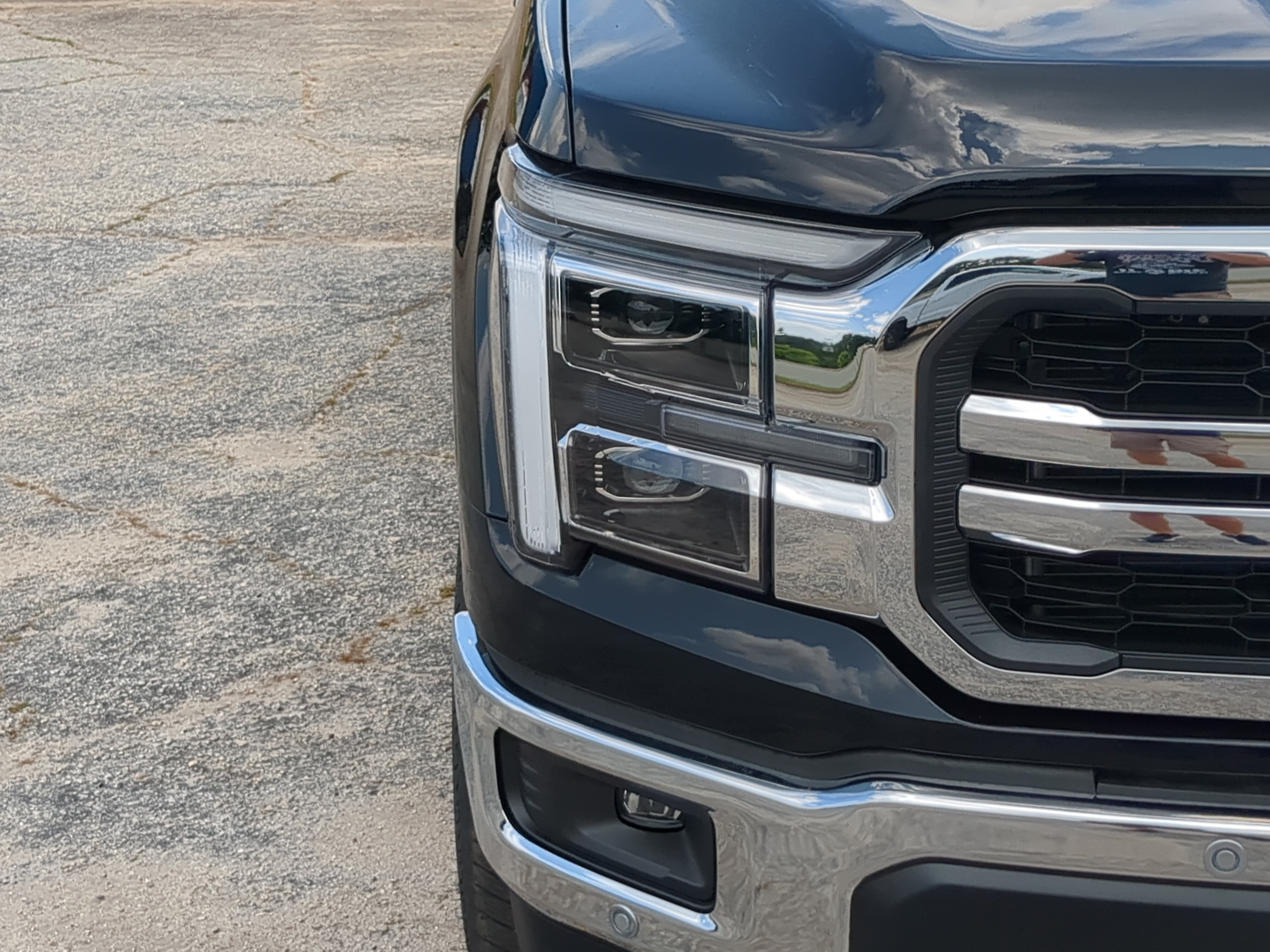 New 2026 Ford F150 Lariat w/ Equipment Group 501A Mid AWD/4WD image 8