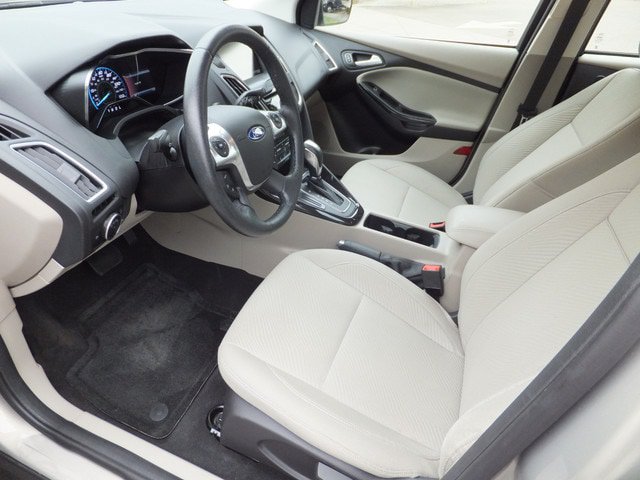 Used 2015 Ford Focus Electric Hatchback FWD image 12