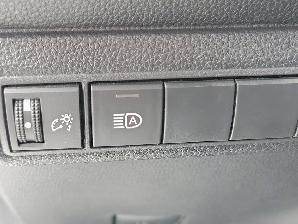 Used 2025 Toyota Corolla SE w/ SE Package FWD image 20