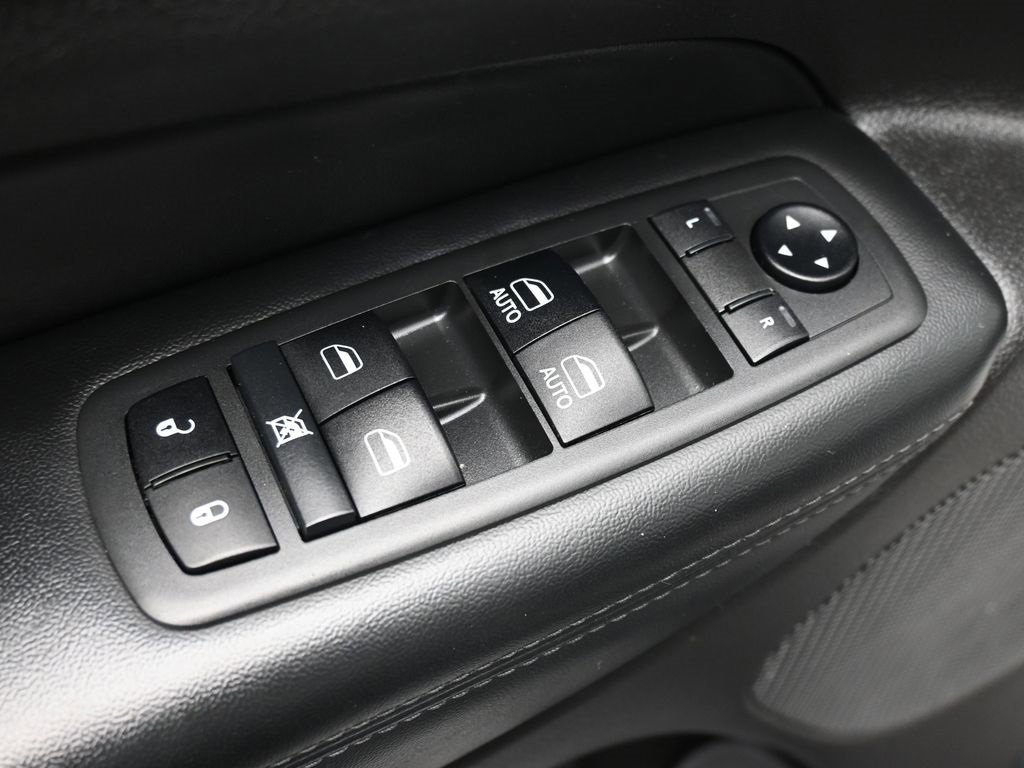 Used 2019 Jeep Grand Cherokee Limited image 10