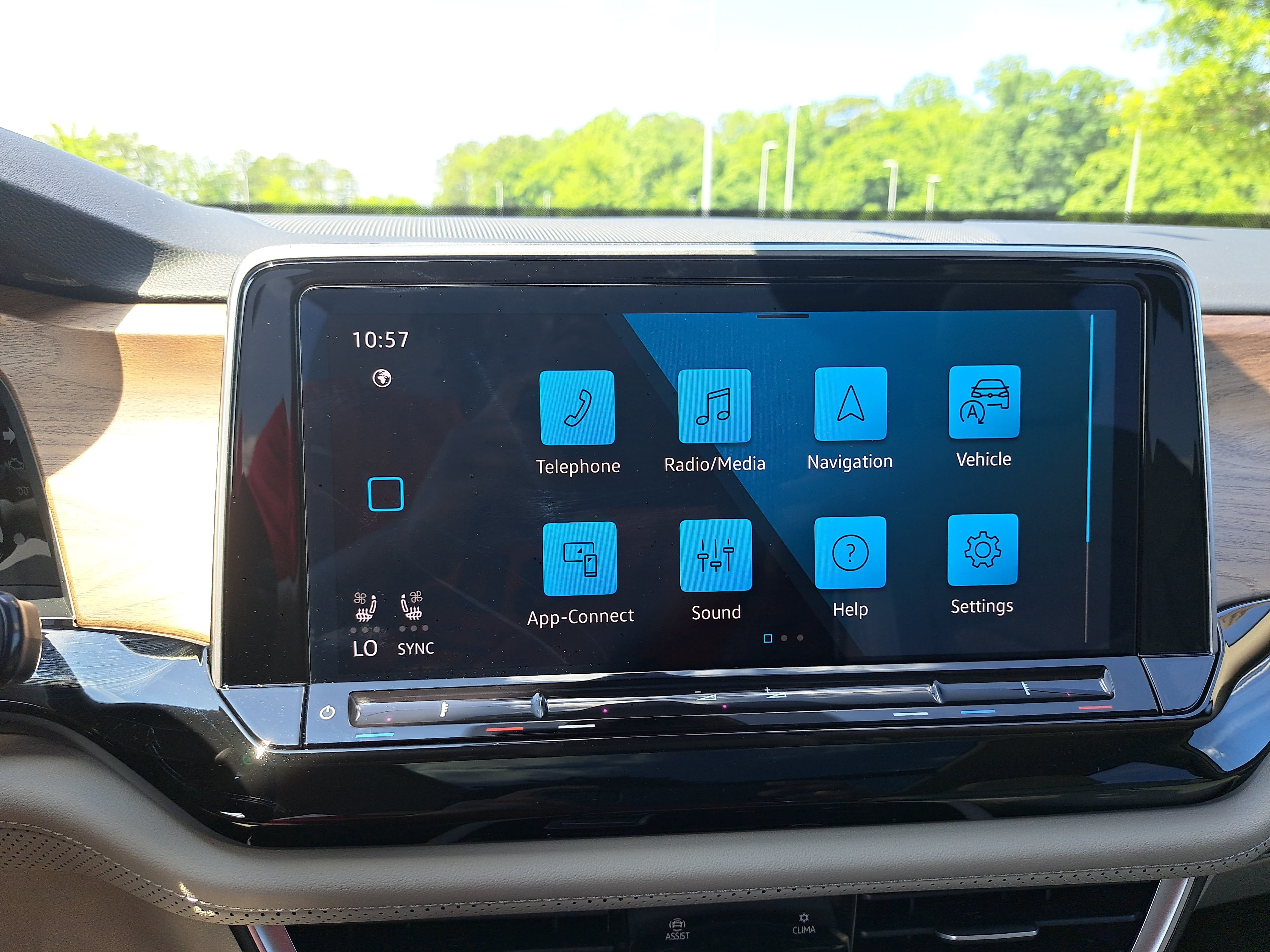 New 2026 Volkswagen Atlas SE FWD image 23