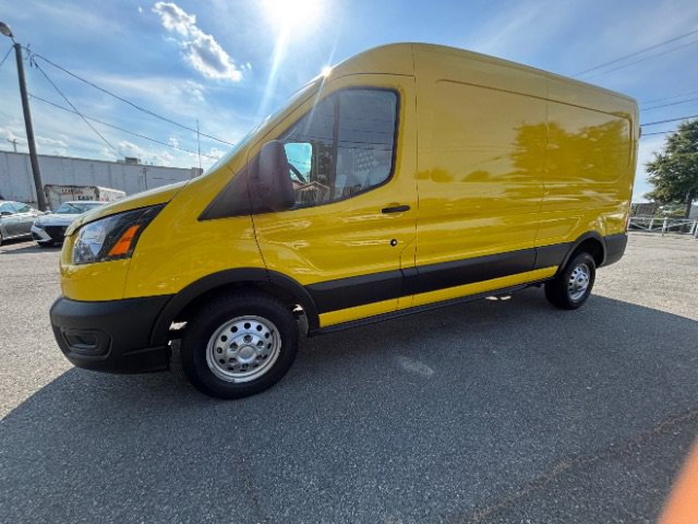 Used 2023 Ford Transit 250 Medium Roof AWD image 9