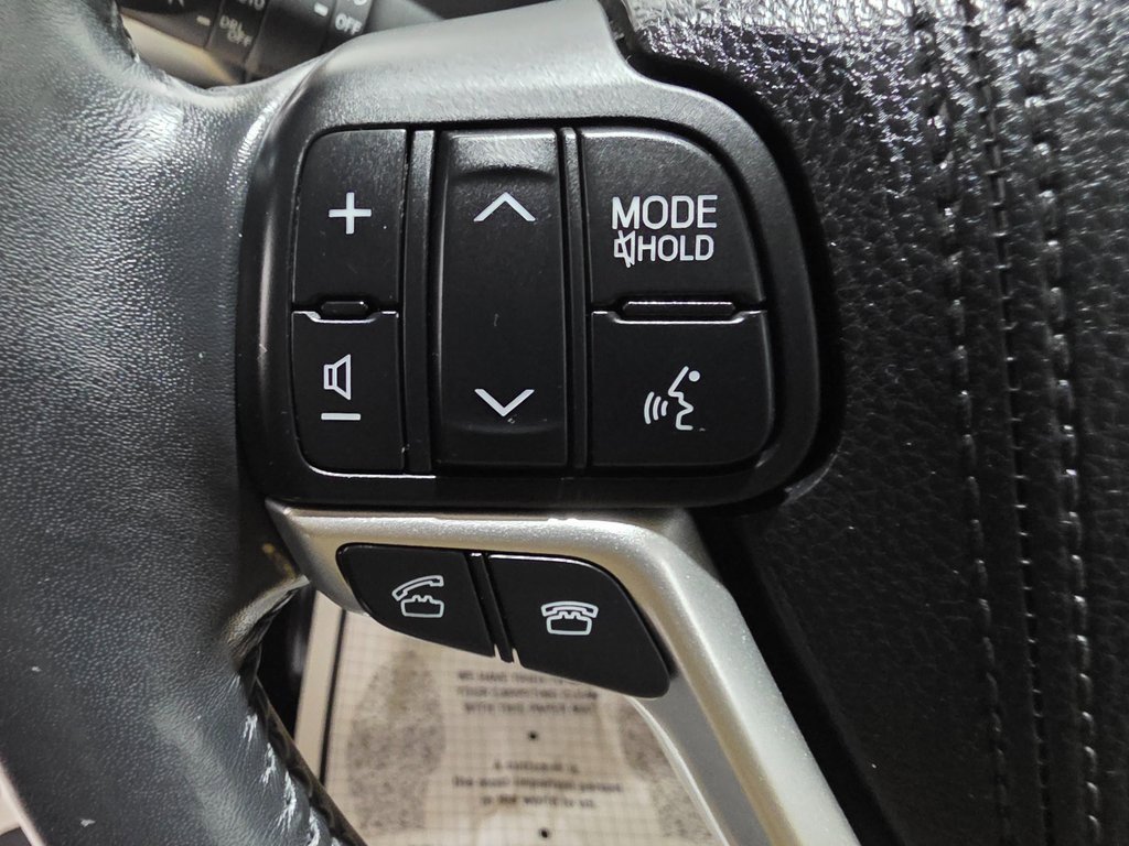 Used 2015 Toyota Highlander Limited w/ Driver Technology Package image 5