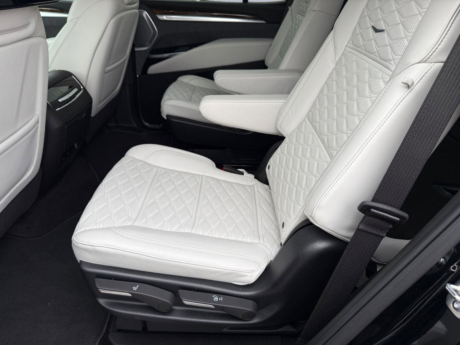 New 2026 Cadillac Escalade Platinum Luxury image 11