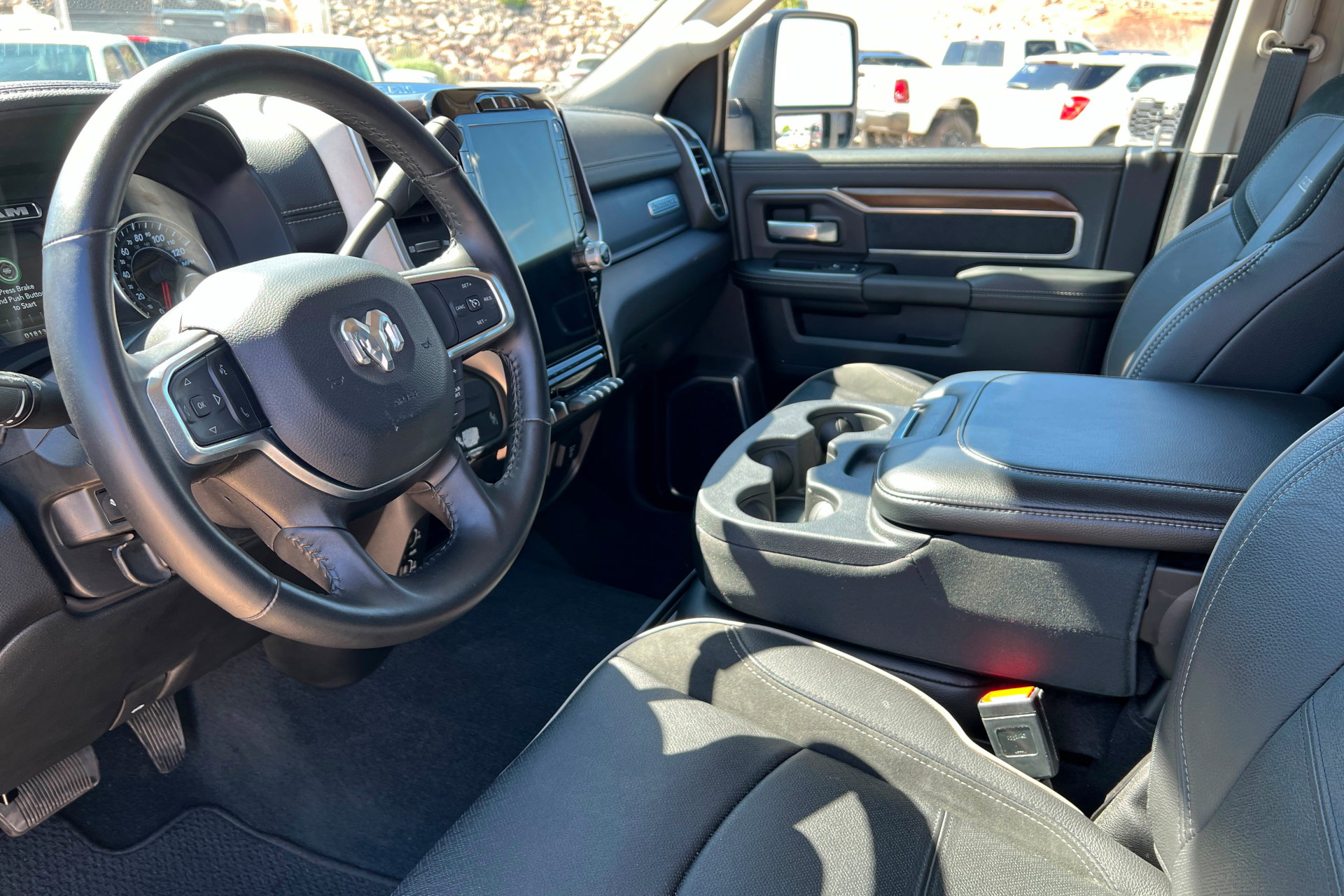 Used 2024 RAM 2500 Laramie AWD/4WD image 15