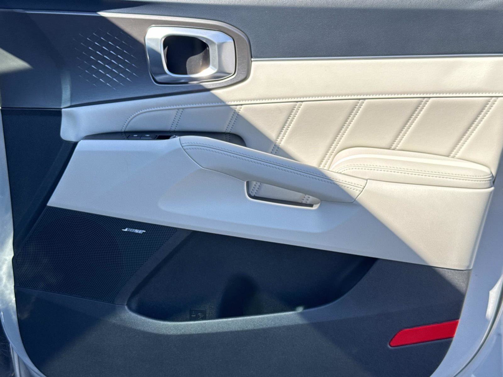 Used 2023 Kia Sorento SX Prestige image 18