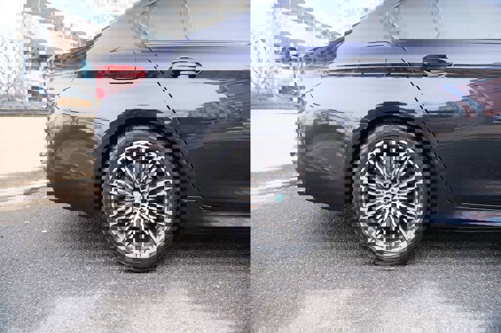 Used 2019 BMW 540i xDrive w/ M Sport Package image 13