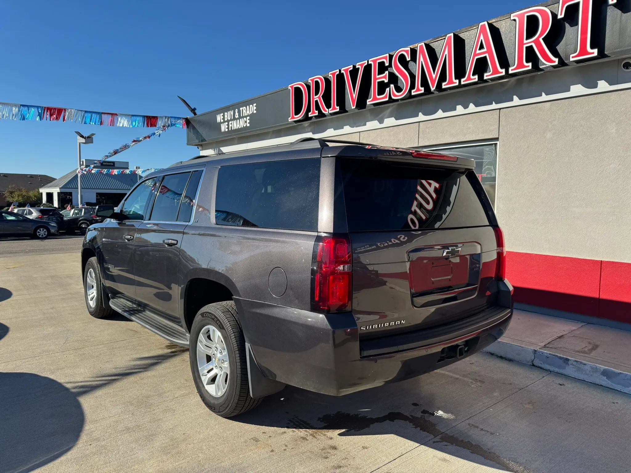 Used 2018 Chevrolet Suburban LT AWD/4WD image 6
