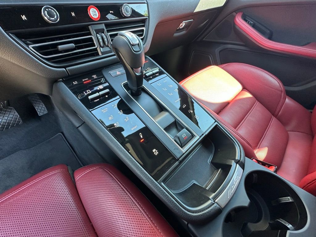 Certified 2023 Porsche Macan S image 30