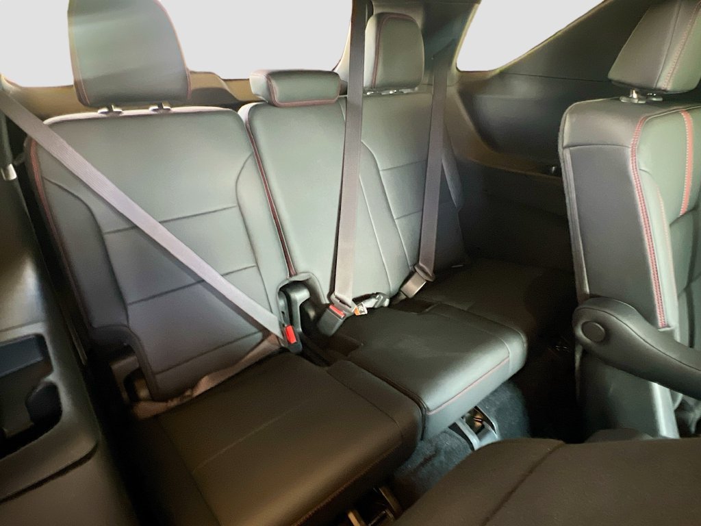 Used 2024 Chevrolet Traverse RS w/ LPO, Floor Liner Package FWD image 29