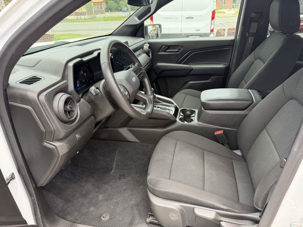 Used 2024 Chevrolet Colorado W/T w/ Safety Package RWD image 9