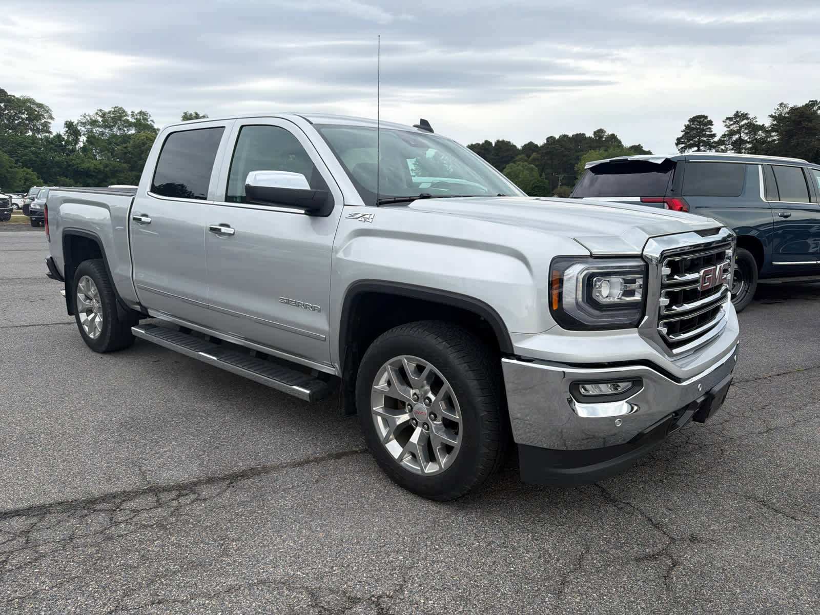 Used 2018 GMC Sierra 1500 SLT AWD/4WD image 1