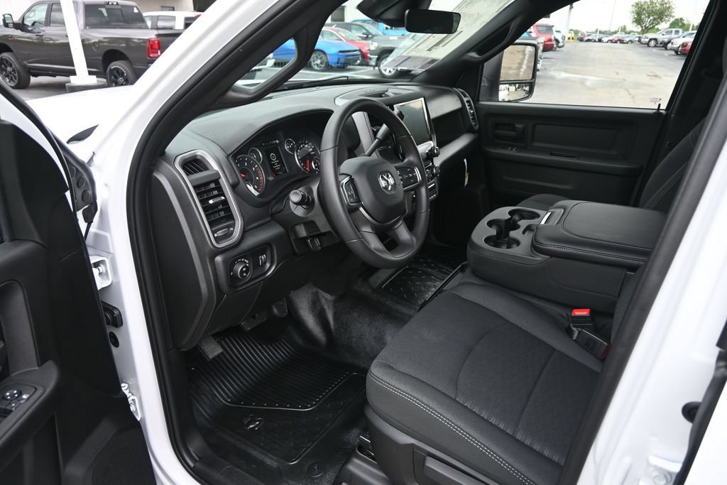 New 2026 RAM 3500 Tradesman AWD/4WD image 9