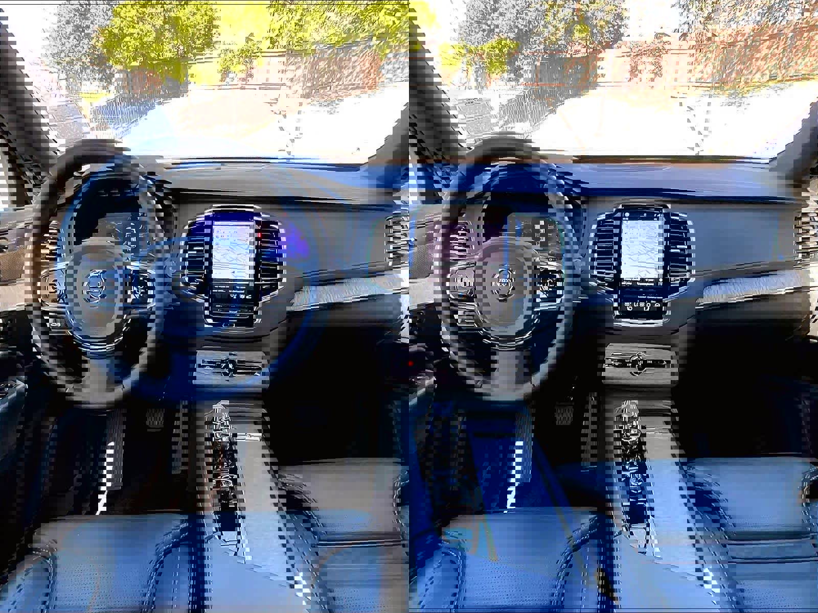 Used 2024 Volvo XC90 T8 Ultimate w/ Protection Package Premier image 18