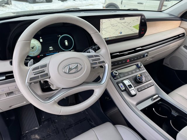 Used 2024 Hyundai Palisade Limited image 3