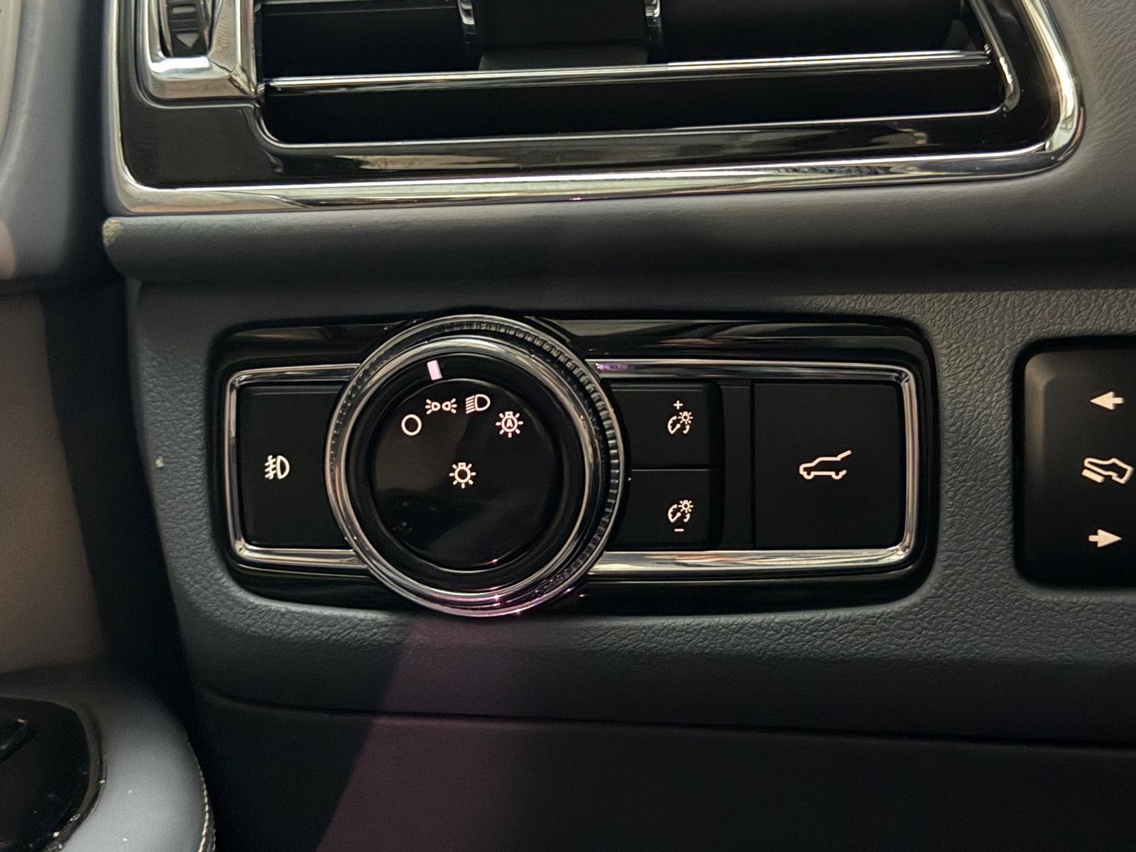 Used 2018 Lincoln Navigator L Black Label image 28