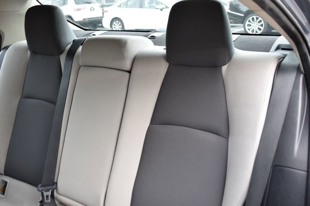 Used 2022 Toyota Corolla LE image 21