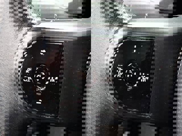 Used 2022 MINI Cooper 4-Door Hardtop image 22