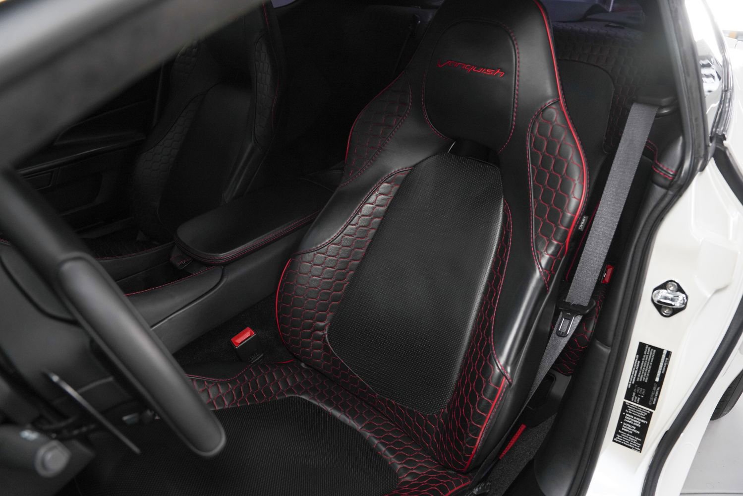 Used 2014 Aston Martin Vanquish Coupe image 39