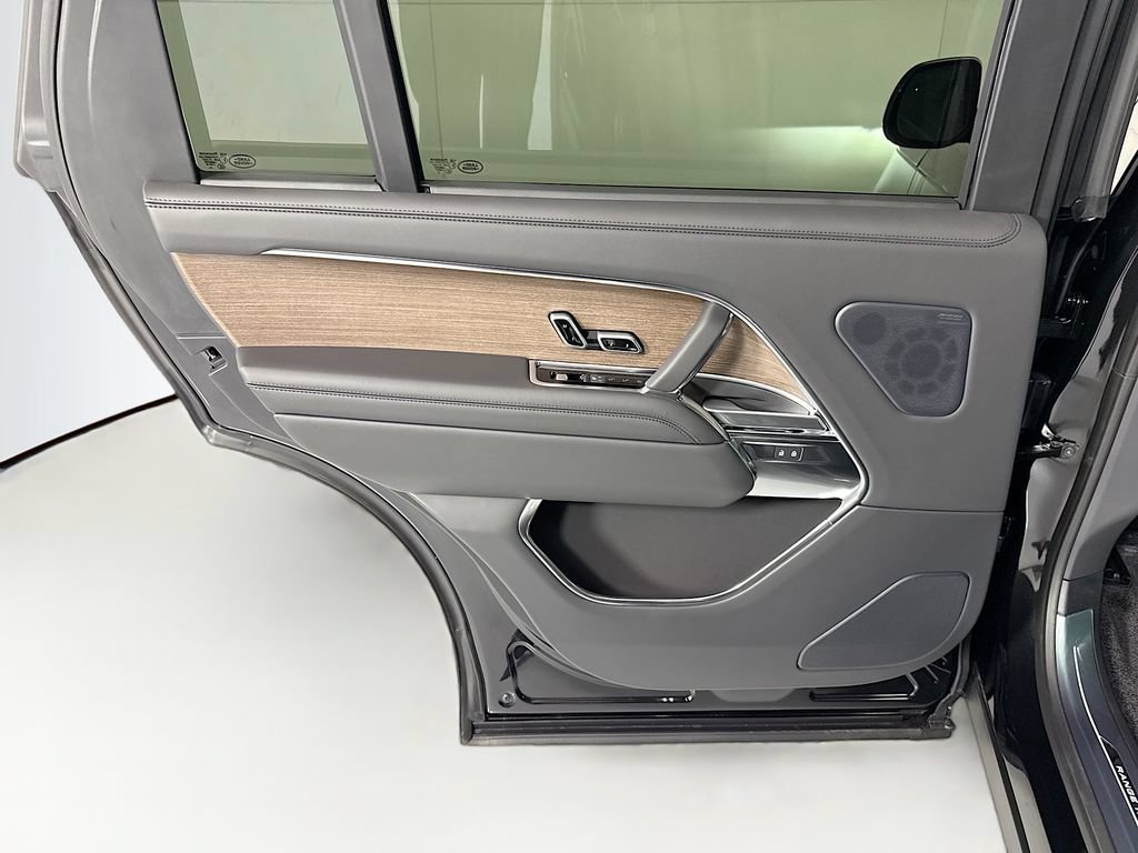 New 2026 Land Rover Range Rover Long Wheelbase SE AWD/4WD image 26