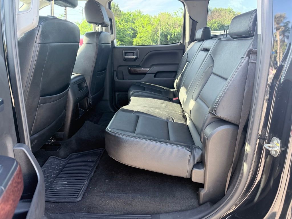 Used 2018 GMC Sierra 2500 SLE w/ Suspension Package, Off-Road AWD/4WD image 10