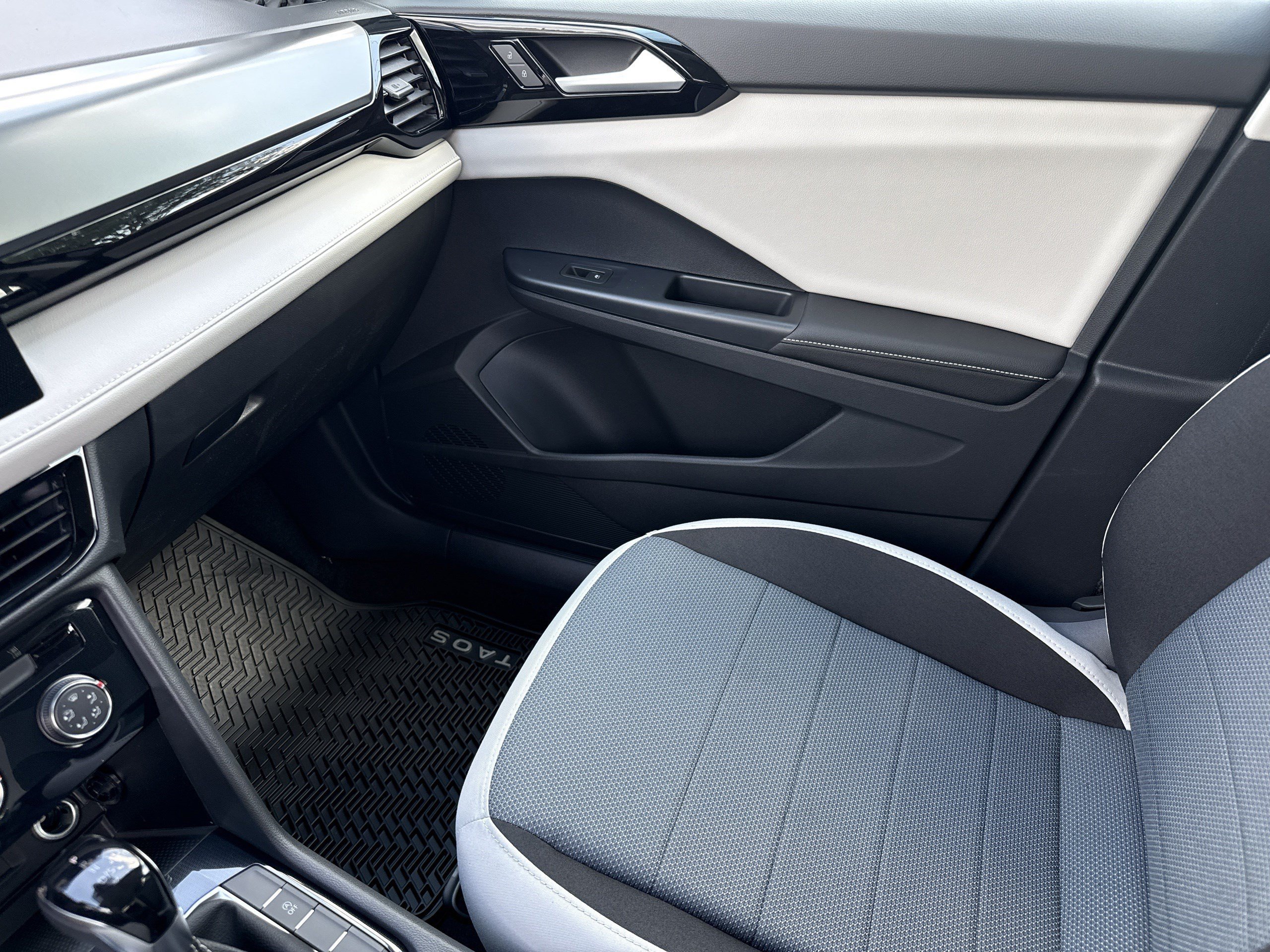 New 2027 Volkswagen Taos S FWD image 18