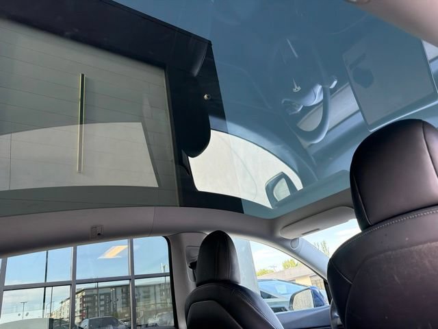 Used 2021 Tesla Model Y Long Range AWD/4WD image 18
