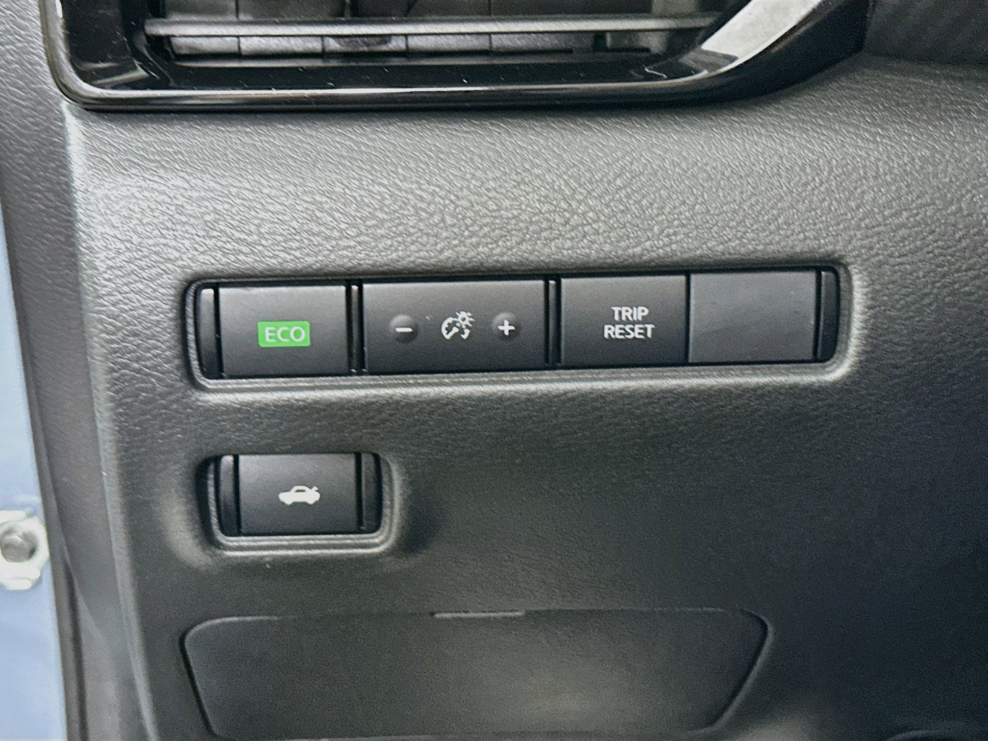 Used 2025 Nissan Sentra SR FWD image 16