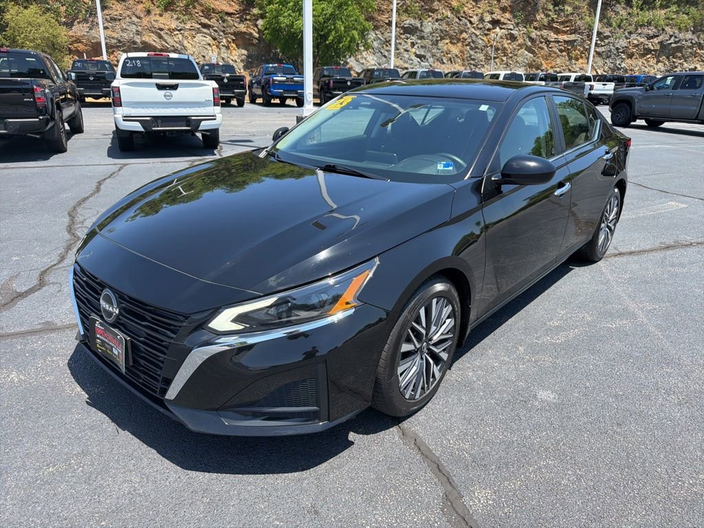 Used 2023 Nissan Altima 2.5 SV FWD image 3