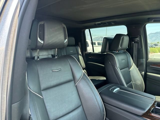 Certified 2021 Cadillac Escalade ESV Premium Luxury w/ Driver Assist Tech Package AWD/4WD image 34