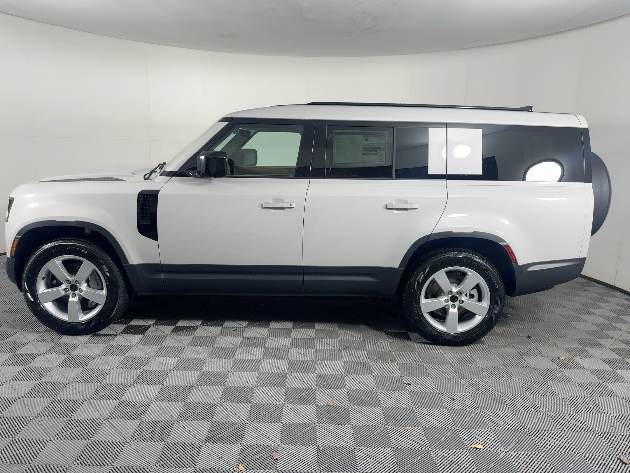 New 2026 Land Rover Defender 130 S image 2