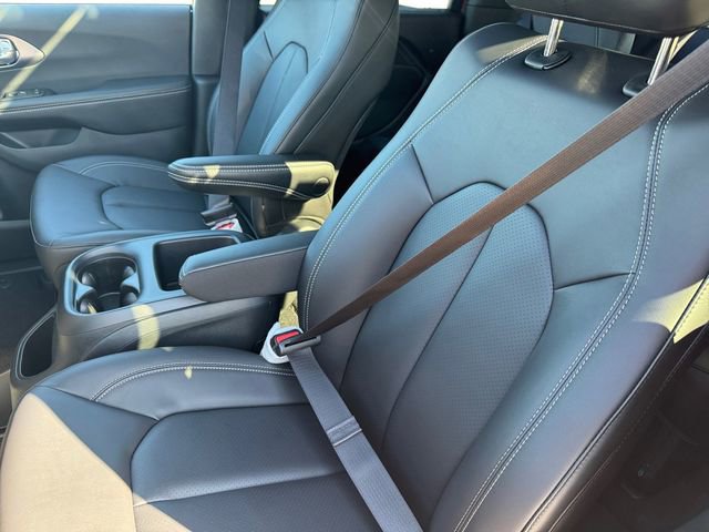 New 2026 Chrysler Pacifica Select image 8