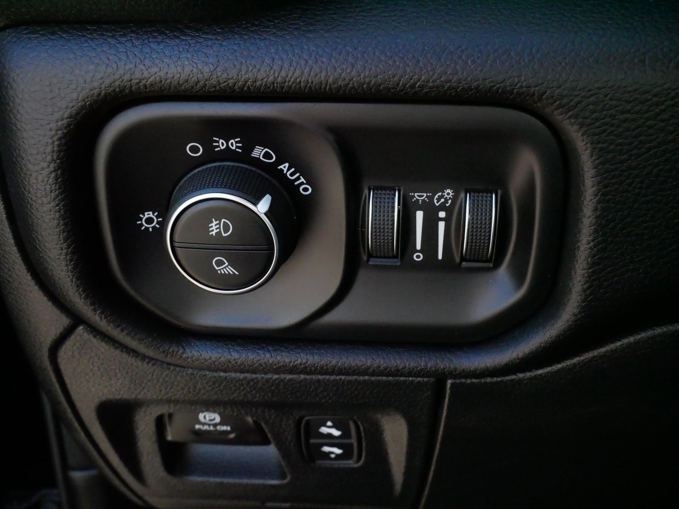 Used 2023 RAM 1500 Laramie image 26