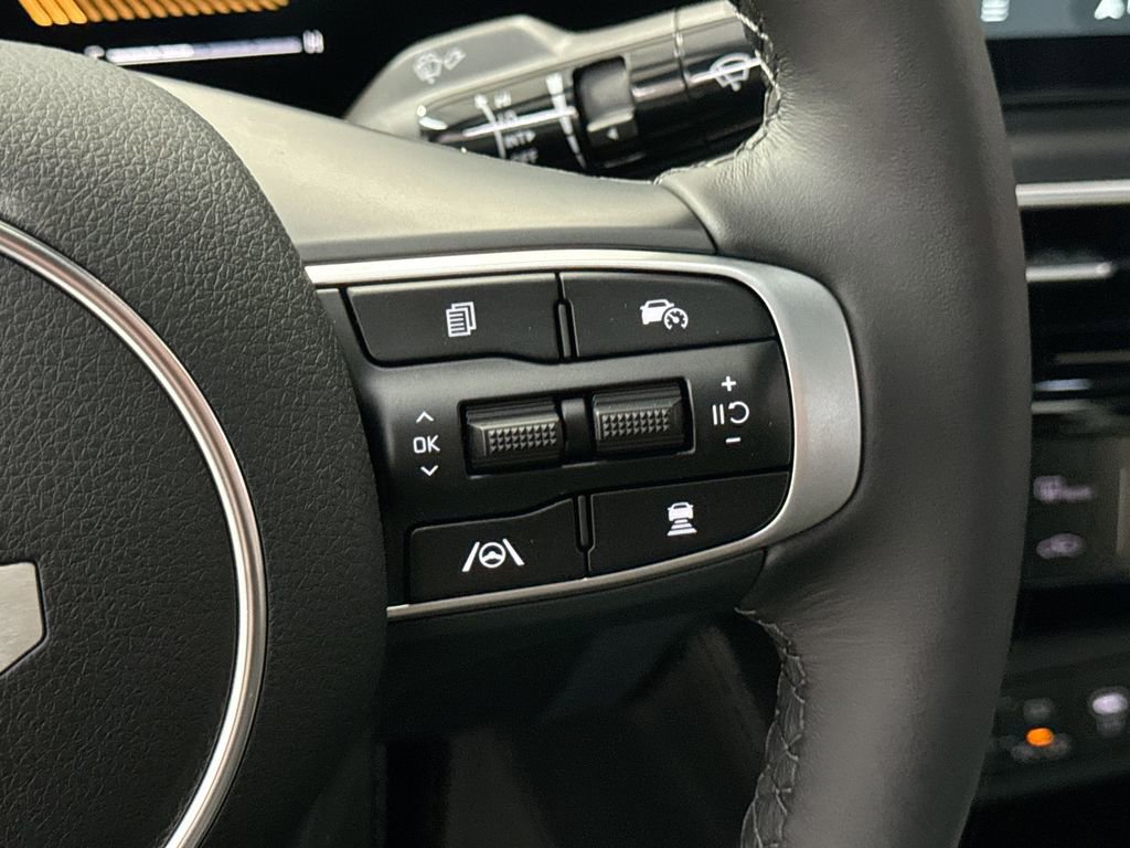 Used 2025 Kia K5 GT-Line w/ GT-Line Premium Package AWD/4WD image 18