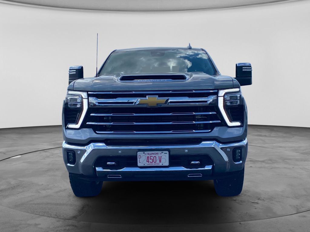 Used 2024 Chevrolet Silverado 2500 LTZ w/ LTZ Convenience Package AWD/4WD image 2