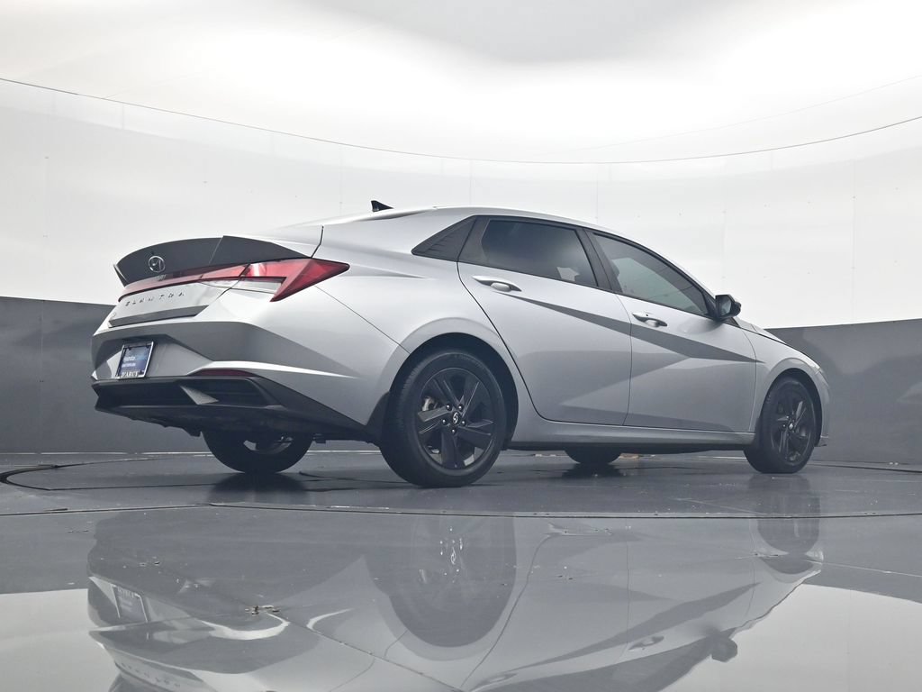 Certified 2022 Hyundai Elantra SEL FWD image 26