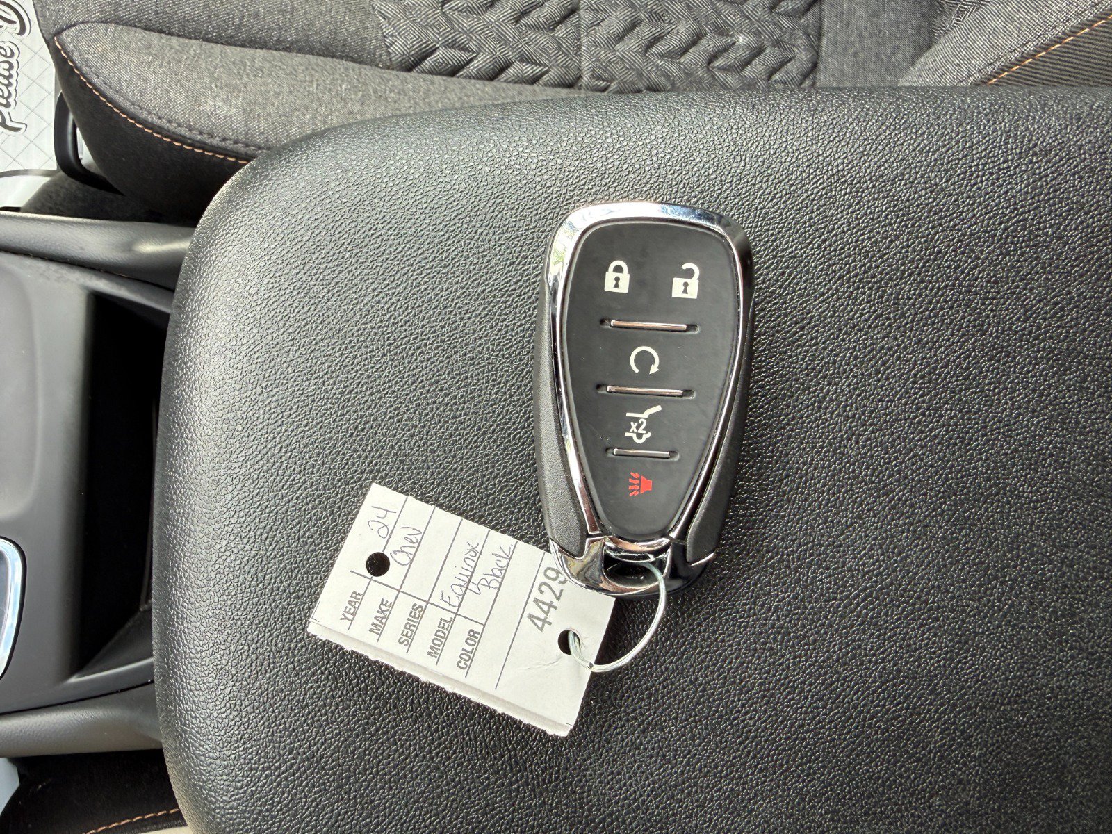 Used 2024 Chevrolet Equinox LT AWD/4WD image 35