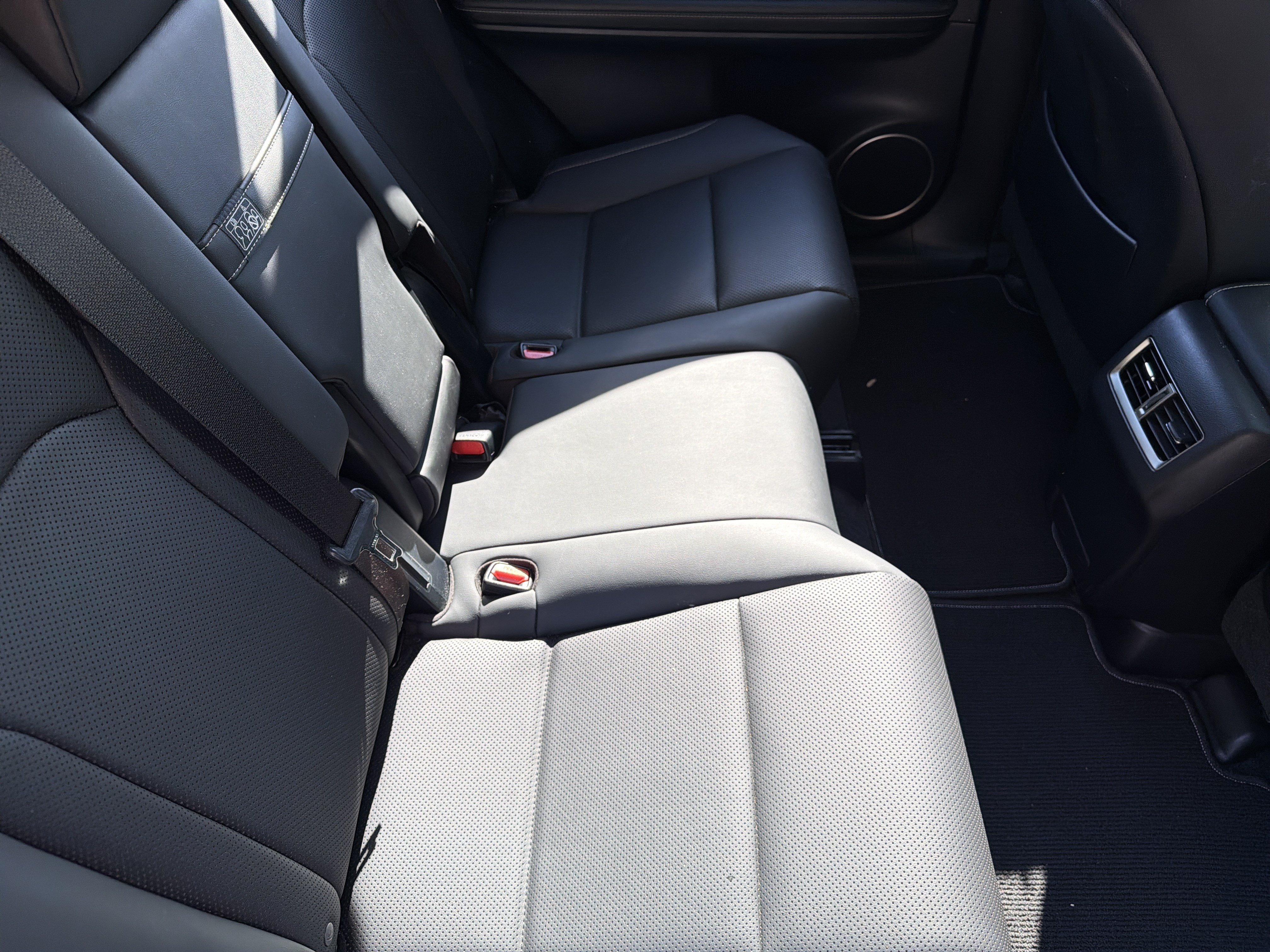 Used 2022 Lexus RX 350L FWD w/ Premium Package image 39