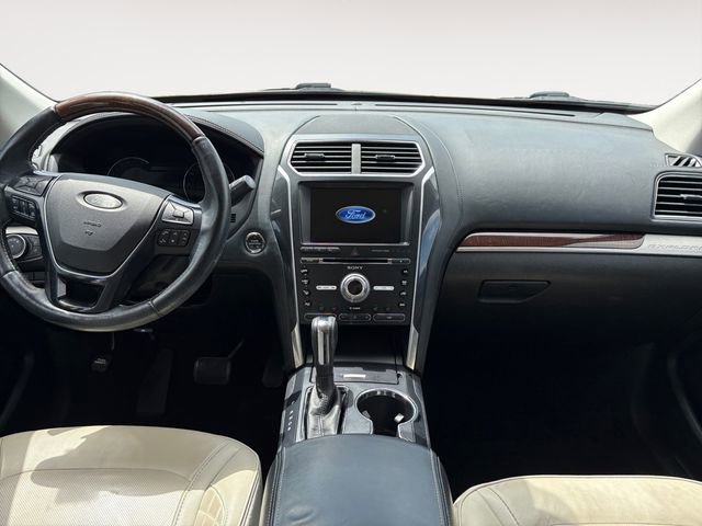 Used 2017 Ford Explorer Platinum AWD/4WD image 10