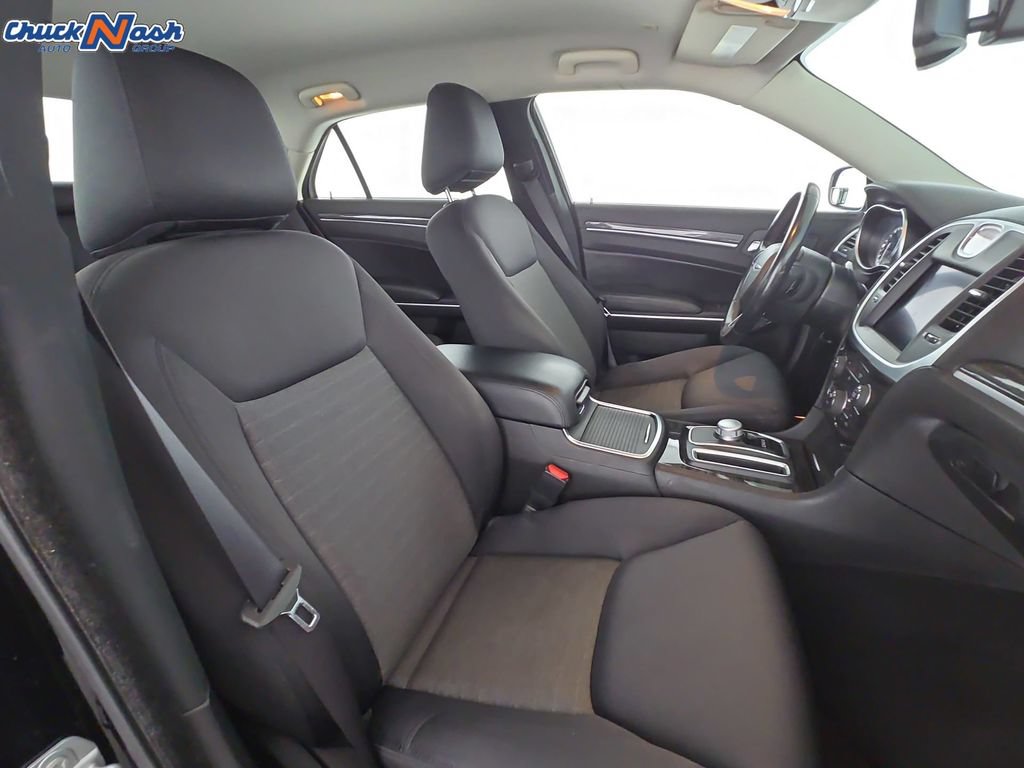 Used 2022 Chrysler 300 Touring w/ Sport Appearance Package AWD/4WD image 32