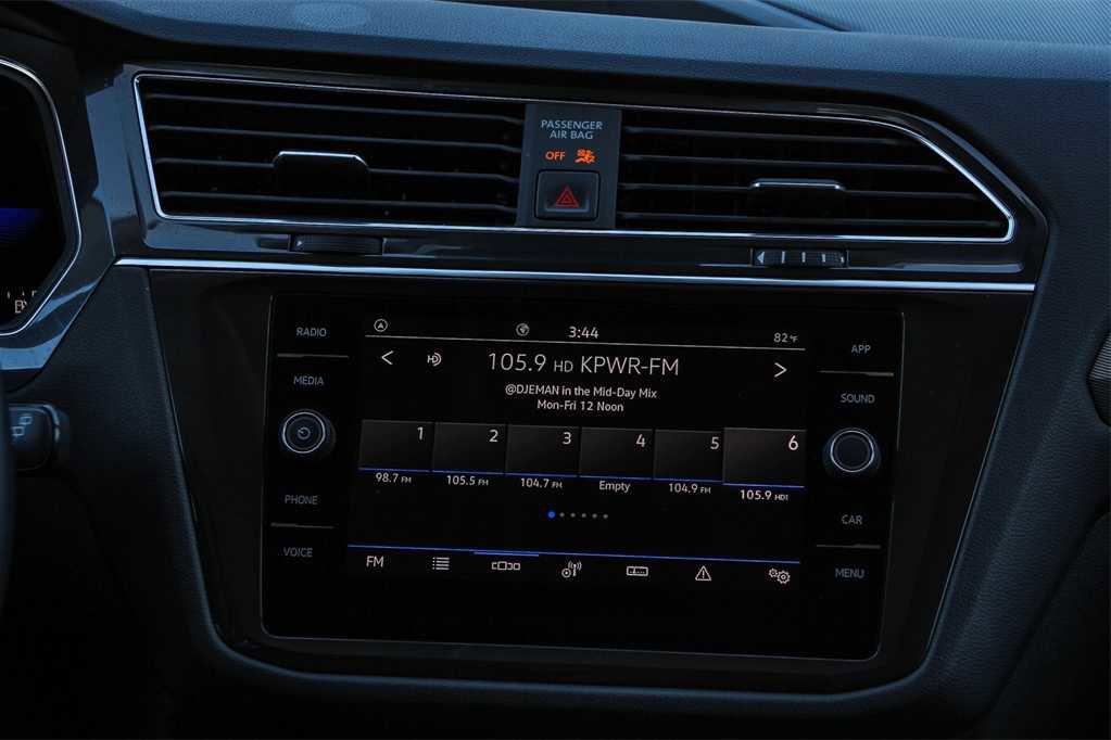 Used 2023 Volkswagen Tiguan SE image 13