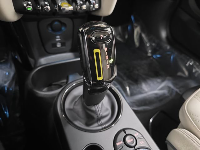 Certified 2024 MINI Cooper SE FWD image 19