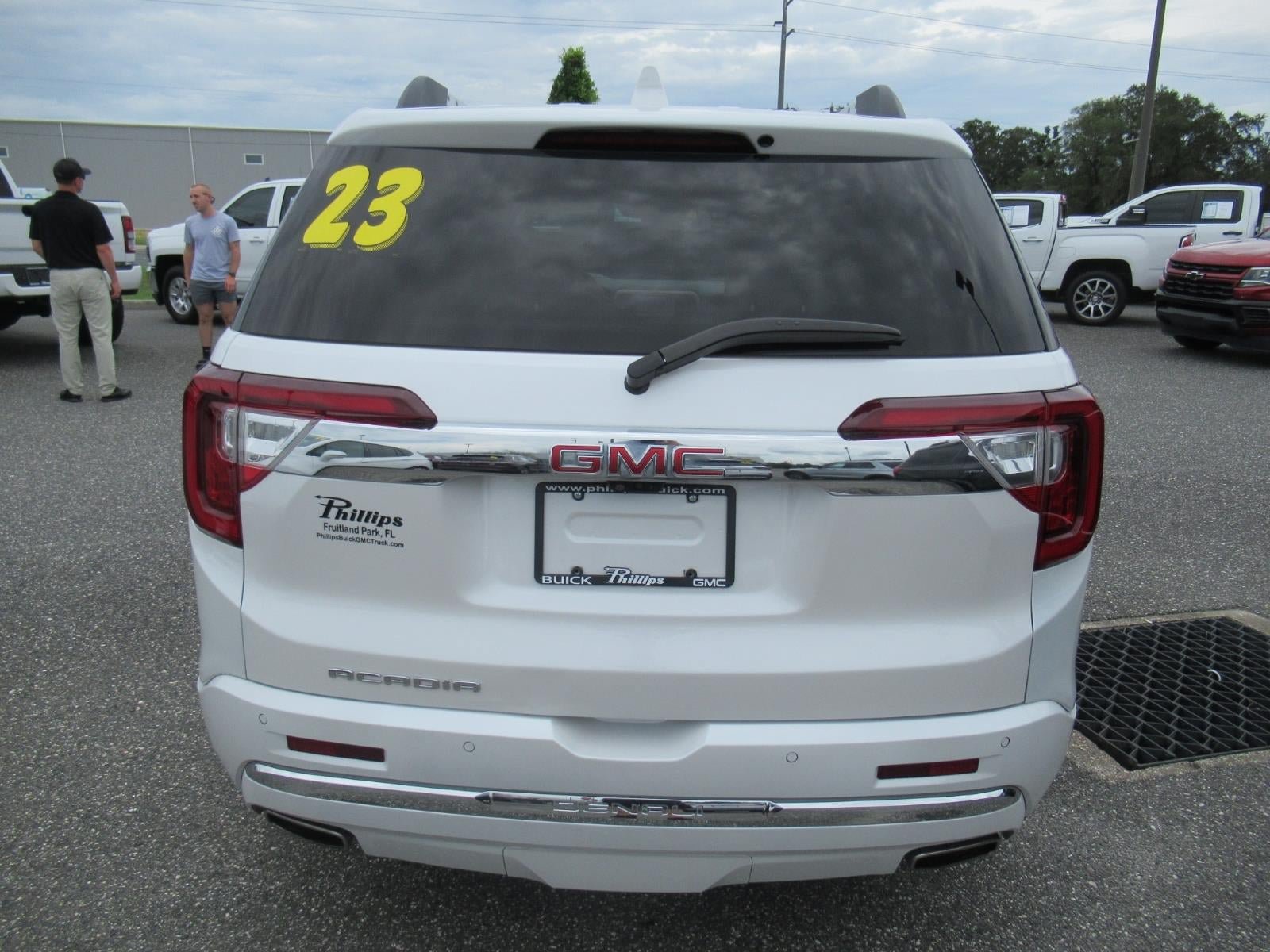 Used 2023 GMC Acadia Denali w/ Denali Ultimate Package FWD image 6