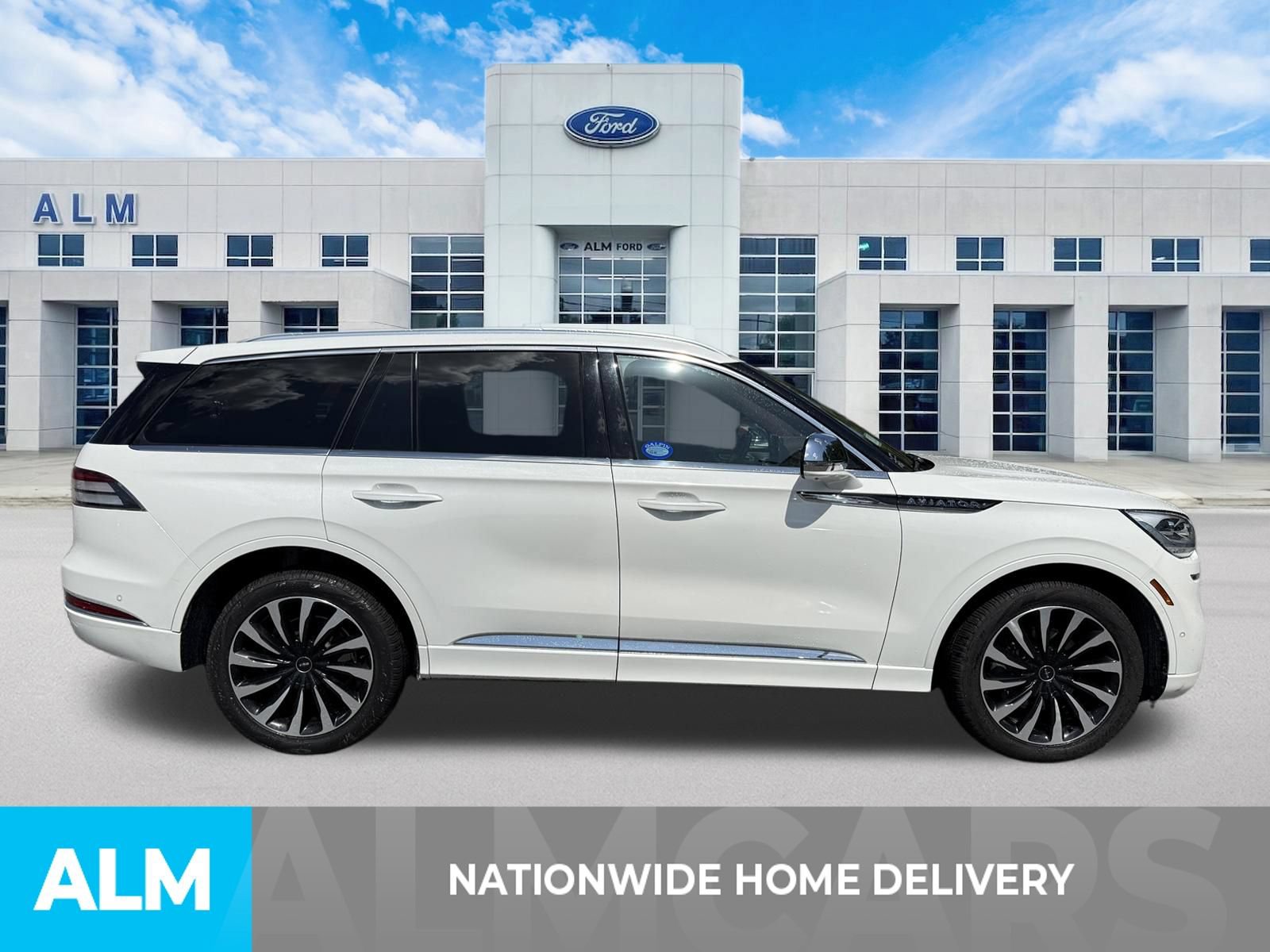 Used 2022 Lincoln Aviator Black Label Grand Touring w/ Class IV Trailer Tow Package AWD/4WD image 4