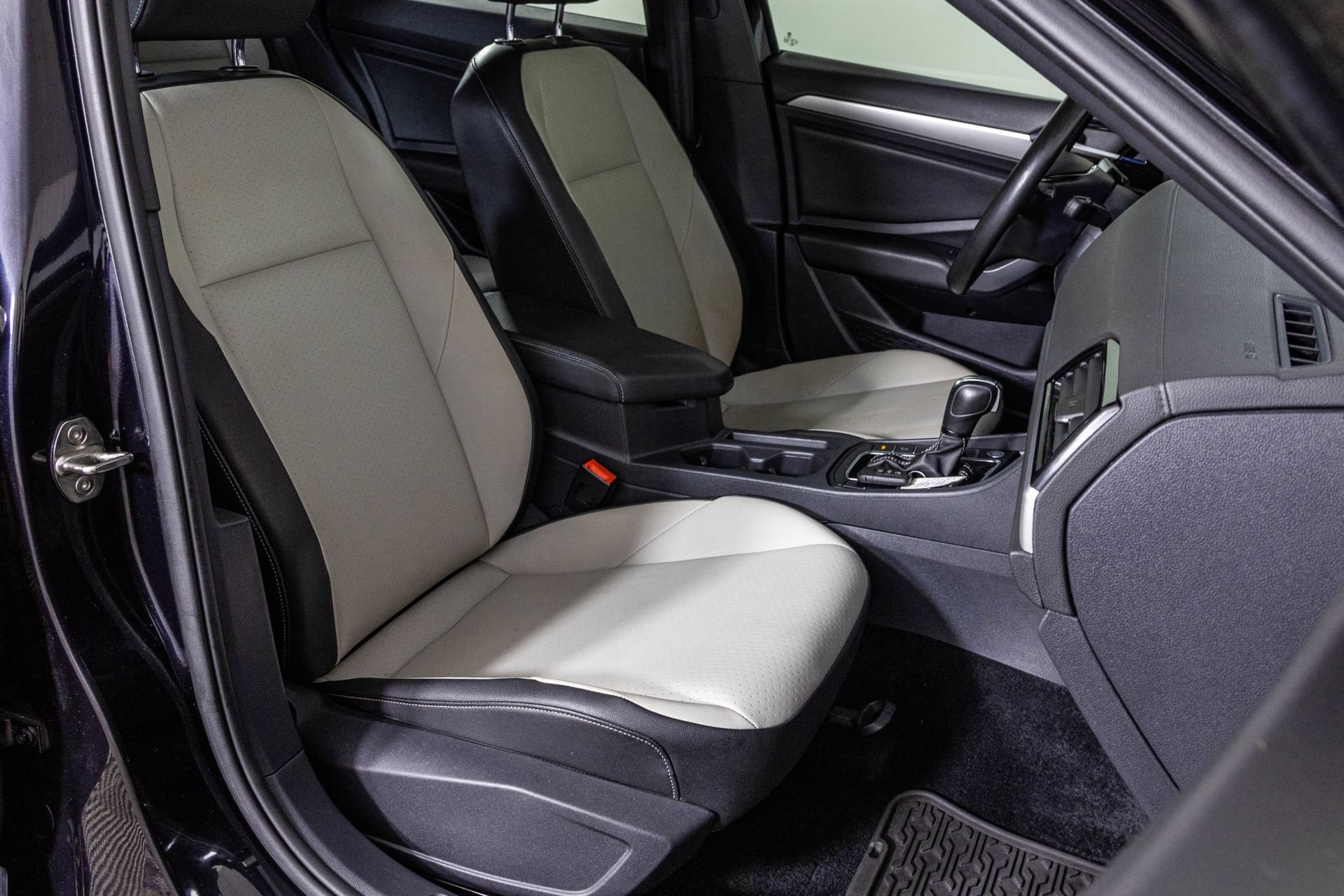 Used 2020 Volkswagen Jetta R-Line FWD image 44