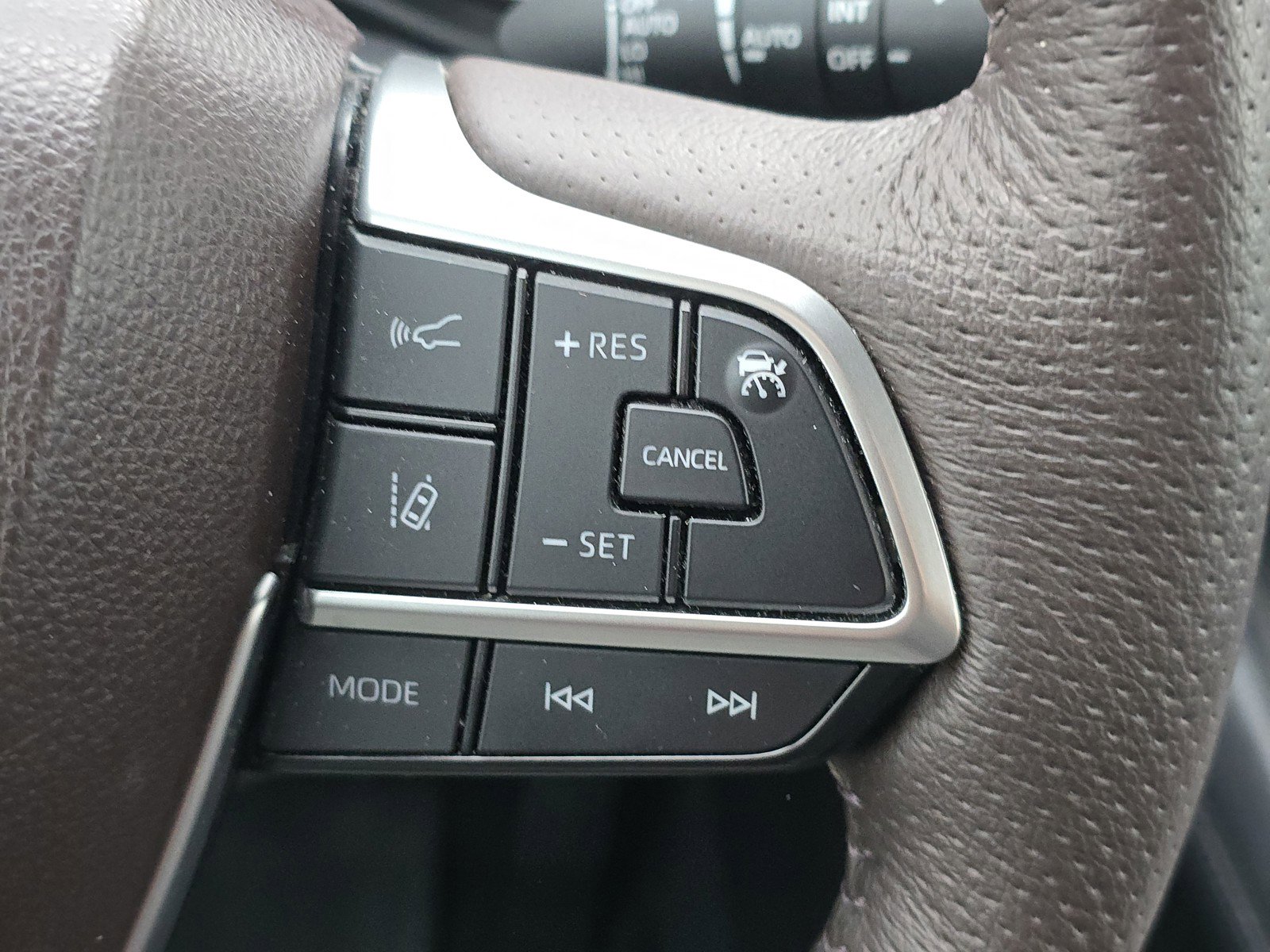 Used 2023 Toyota Sienna Platinum image 23