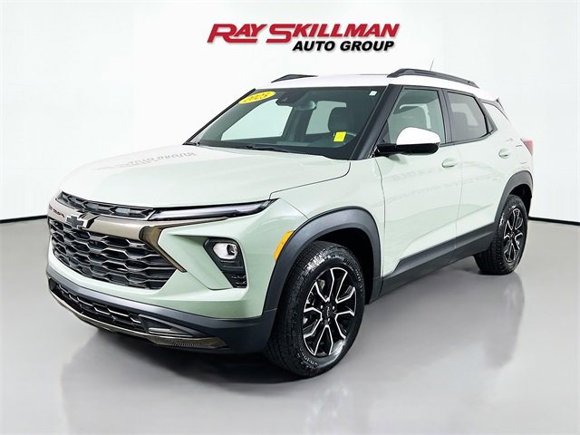 Used 2025 Chevrolet TrailBlazer ACTIV w/ Convenience Package image 3