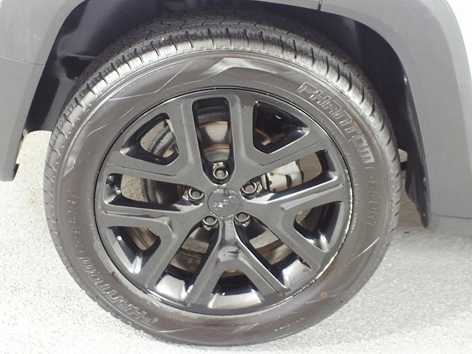 Used 2017 Jeep Renegade Altitude FWD image 5