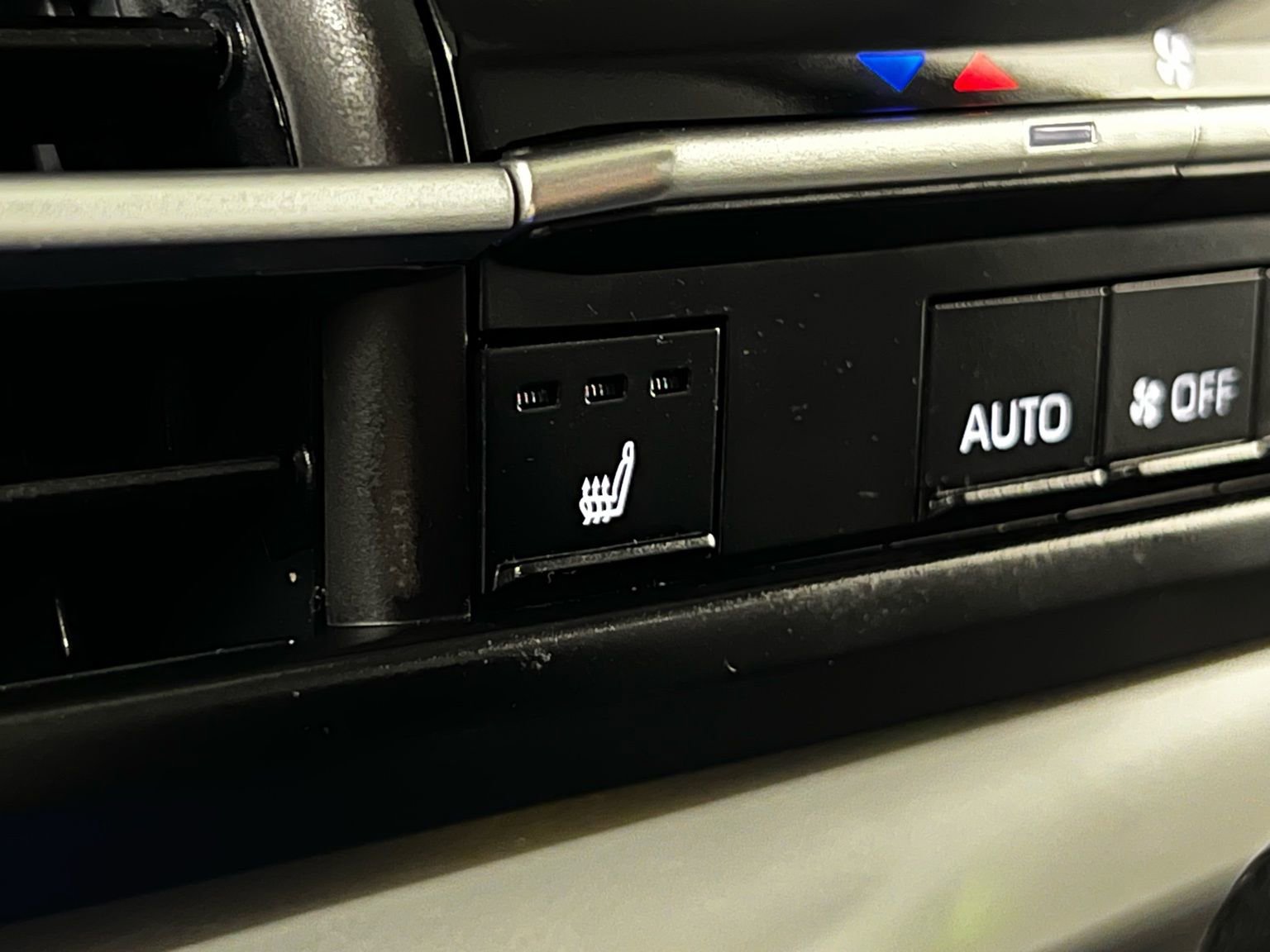 Used 2025 Toyota Sienna XLE w/ XLE Plus Package image 20